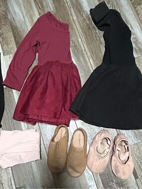 Toddler girl dance lot
